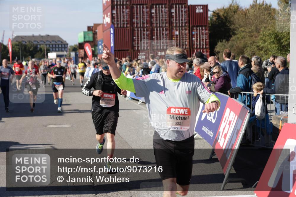 03.10.2025 - Köhlbrandbrückenlauf Jannik Wohlers http://msf.ph/oto/9073216 03.10.2025 13:15:53 Ziel 4374, 4548, 4677, 4805, 4833, 4885, 5022, 5023, 5800, 5801, 5867, 5868, 5879, 6112, 6271, 6301, 6445, 6507, 6536 meine-sportfotos.de