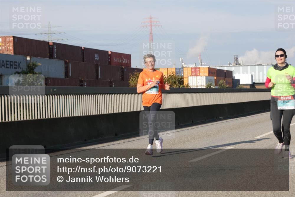03.10.2025 - Köhlbrandbrückenlauf Jannik Wohlers http://msf.ph/oto/9073221 03.10.2025 09:50:25 Position 3 0100, 2822 meine-sportfotos.de