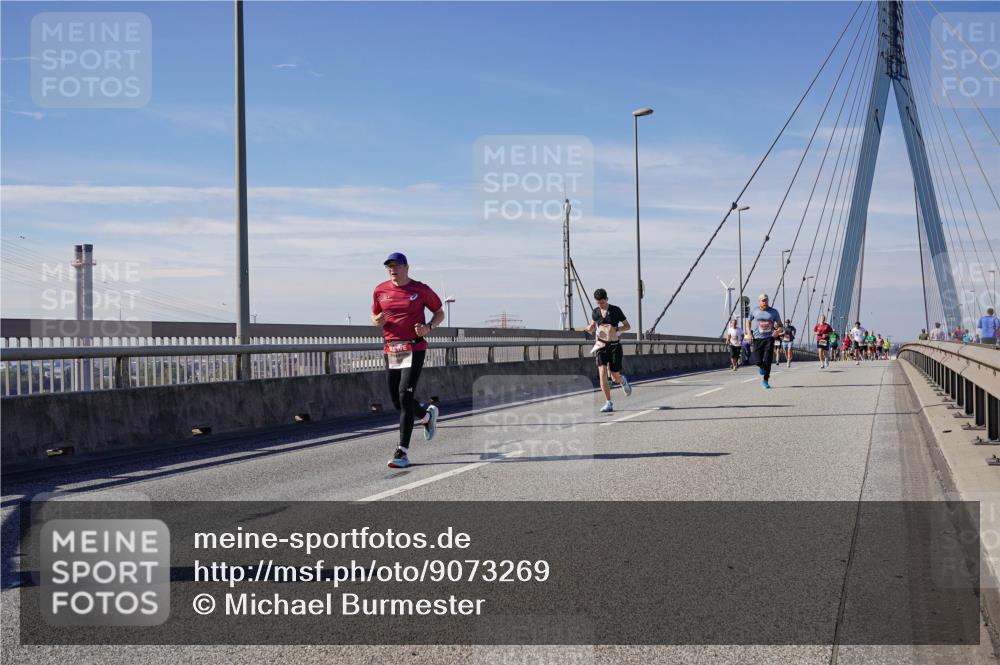 03.10.2025 - Köhlbrandbrückenlauf Michael Burmester http://msf.ph/oto/9073269 03.10.2025 12:38:39 Position 2 1000000 meine-sportfotos.de