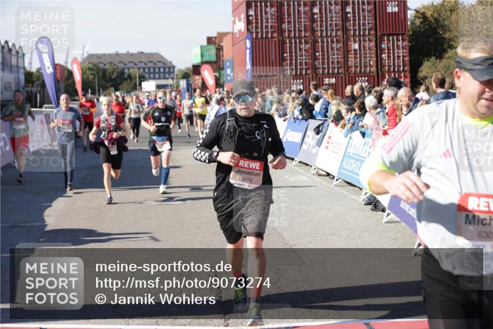 03.10.2025 - Köhlbrandbrückenlauf Jannik Wohlers http://msf.ph/oto/9073274 03.10.2025 13:15:53 Ziel 4374, 4548, 4677, 4805, 4833, 4885, 5022, 5023, 5800, 5801, 5867, 5868, 5879, 6112, 6271, 6301, 6445, 6507, 6536 meine-sportfotos.de