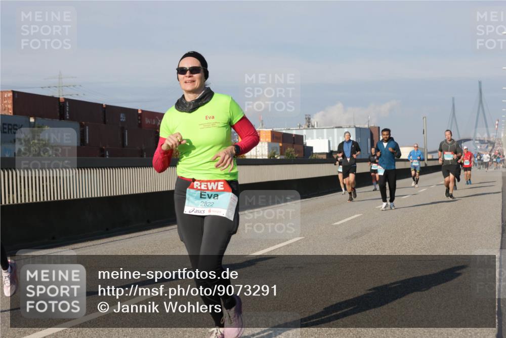 03.10.2025 - Köhlbrandbrückenlauf Jannik Wohlers http://msf.ph/oto/9073291 03.10.2025 09:50:27 Position 3 10100, 2822 meine-sportfotos.de