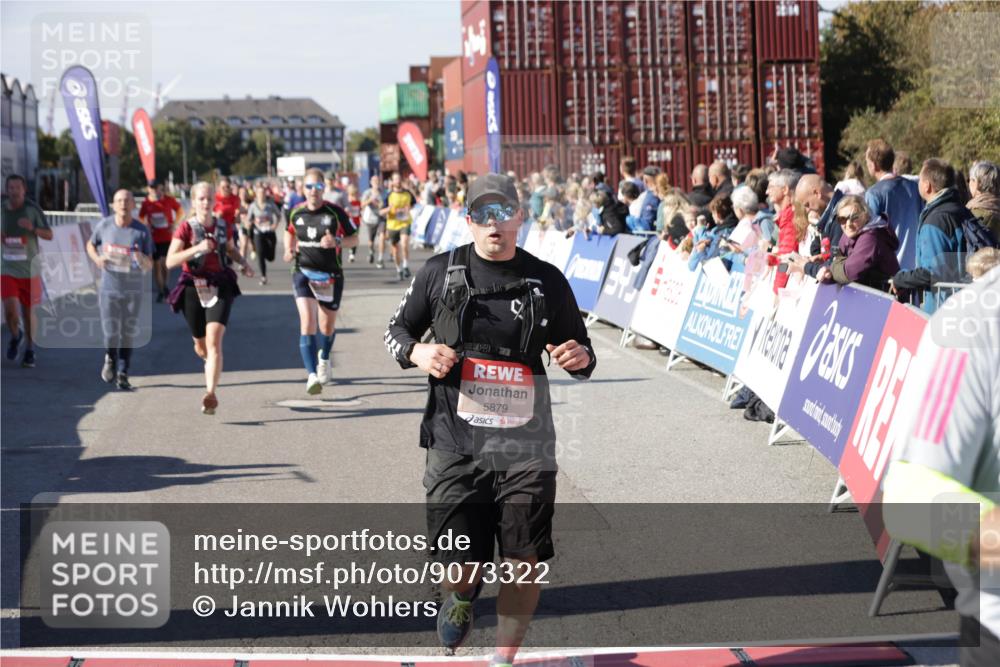 03.10.2025 - Köhlbrandbrückenlauf Jannik Wohlers http://msf.ph/oto/9073322 03.10.2025 13:15:53 Ziel 4374, 4548, 4677, 4805, 4833, 4885, 5022, 5023, 5800, 5801, 5867, 5868, 5879, 6112, 6271, 6301, 6445, 6507, 6536 meine-sportfotos.de