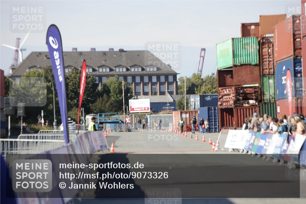 03.10.2025 - Köhlbrandbrückenlauf Jannik Wohlers http://msf.ph/oto/9073326 03.10.2025 12:43:47 Ziel  meine-sportfotos.de
