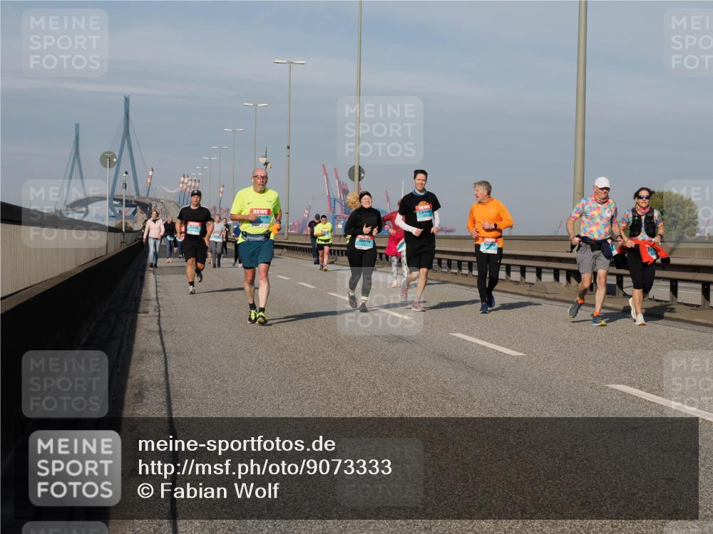 03.10.2025 - Köhlbrandbrückenlauf Fabian Wolf http://msf.ph/oto/9073333 03.10.2025 10:13:53 Position 3  meine-sportfotos.de