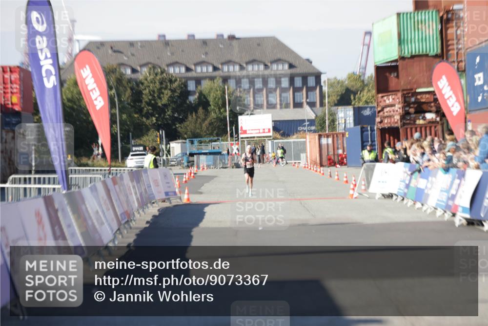 03.10.2025 - Köhlbrandbrückenlauf Jannik Wohlers http://msf.ph/oto/9073367 03.10.2025 12:44:40 Ziel  meine-sportfotos.de