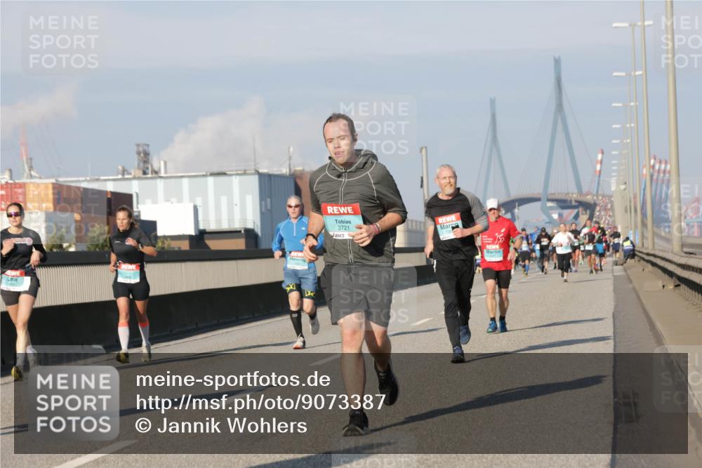 03.10.2025 - Köhlbrandbrückenlauf Jannik Wohlers http://msf.ph/oto/9073387 03.10.2025 09:50:31 Position 3 406, 3721, 138 meine-sportfotos.de