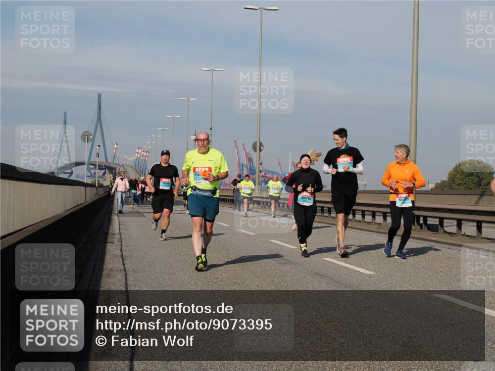 03.10.2025 - Köhlbrandbrückenlauf Fabian Wolf http://msf.ph/oto/9073395 03.10.2025 10:13:54 Position 3 243 meine-sportfotos.de