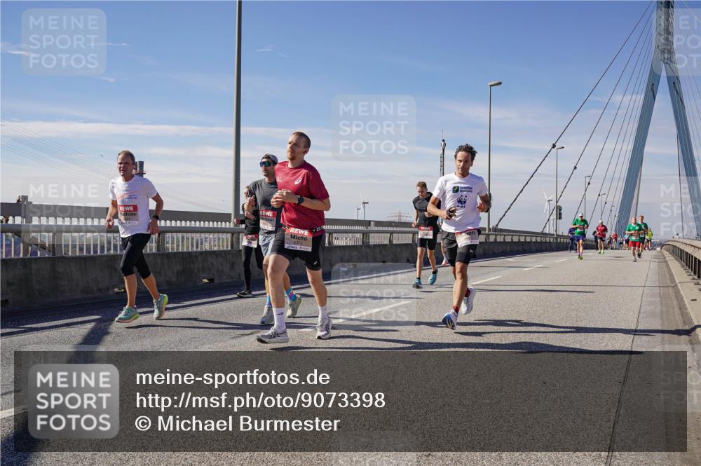 03.10.2025 - Köhlbrandbrückenlauf Michael Burmester http://msf.ph/oto/9073398 03.10.2025 12:38:48 Position 2 6373 meine-sportfotos.de