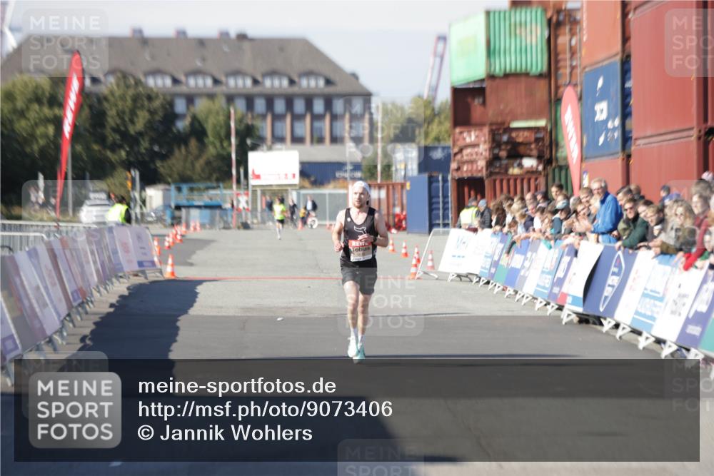 03.10.2025 - Köhlbrandbrückenlauf Jannik Wohlers http://msf.ph/oto/9073406 03.10.2025 12:44:51 Ziel 6610 meine-sportfotos.de