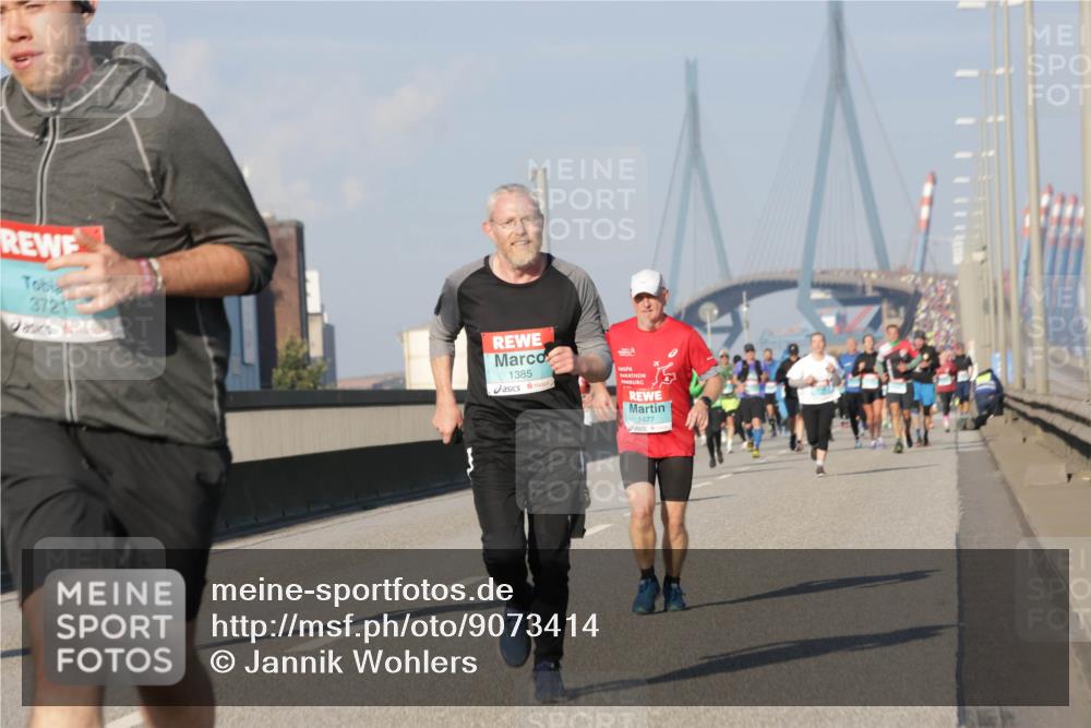 03.10.2025 - Köhlbrandbrückenlauf Jannik Wohlers http://msf.ph/oto/9073414 03.10.2025 09:50:32 Position 3 3721, 1385, 1477 meine-sportfotos.de