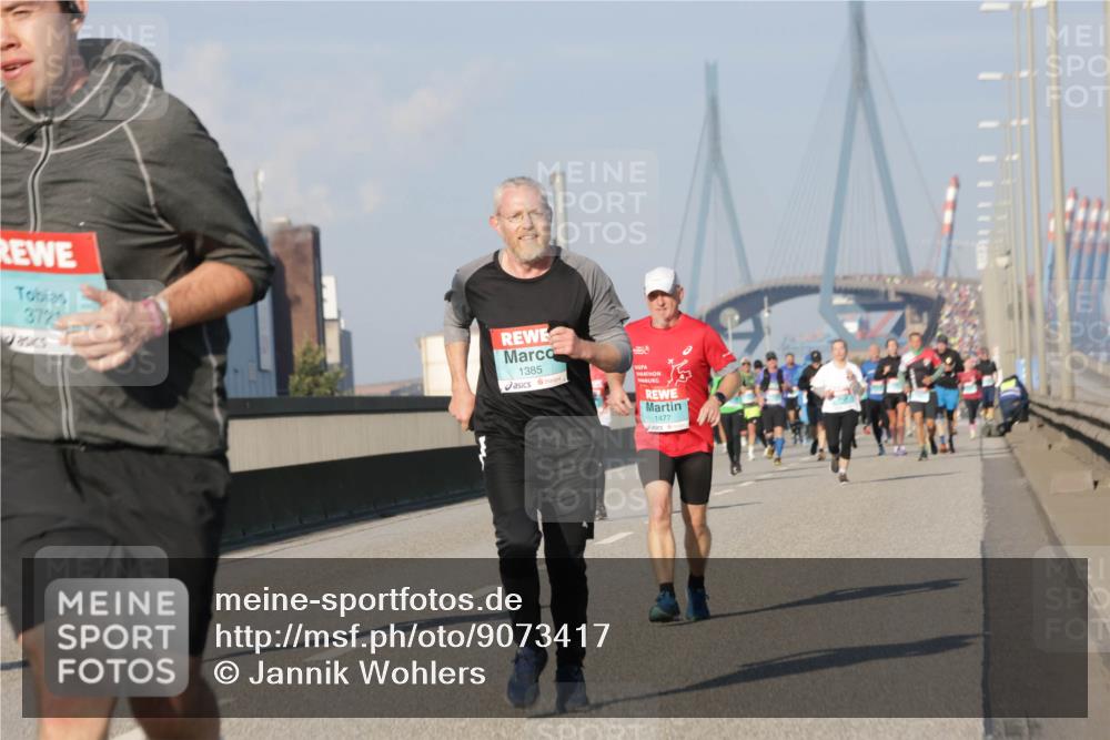 03.10.2025 - Köhlbrandbrückenlauf Jannik Wohlers http://msf.ph/oto/9073417 03.10.2025 09:50:32 Position 3 372, 1385, 1477 meine-sportfotos.de