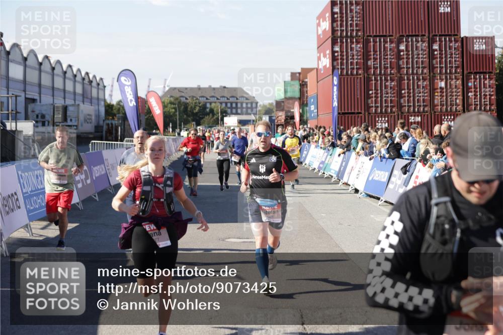 03.10.2025 - Köhlbrandbrückenlauf Jannik Wohlers http://msf.ph/oto/9073425 03.10.2025 13:15:55 Ziel 4374, 4495, 4548, 4677, 4805, 4833, 4885, 5022, 5023, 5217, 5800, 5801, 5867, 5868, 5879, 6270, 6271, 6301, 6445, 6507, 6536 meine-sportfotos.de