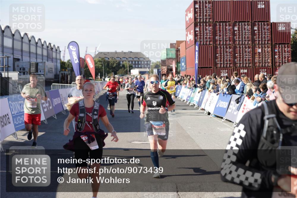 03.10.2025 - Köhlbrandbrückenlauf Jannik Wohlers http://msf.ph/oto/9073439 03.10.2025 13:15:55 Ziel 4374, 4495, 4548, 4677, 4805, 4833, 4885, 5022, 5023, 5217, 5800, 5801, 5867, 5868, 5879, 6270, 6271, 6301, 6445, 6507, 6536 meine-sportfotos.de