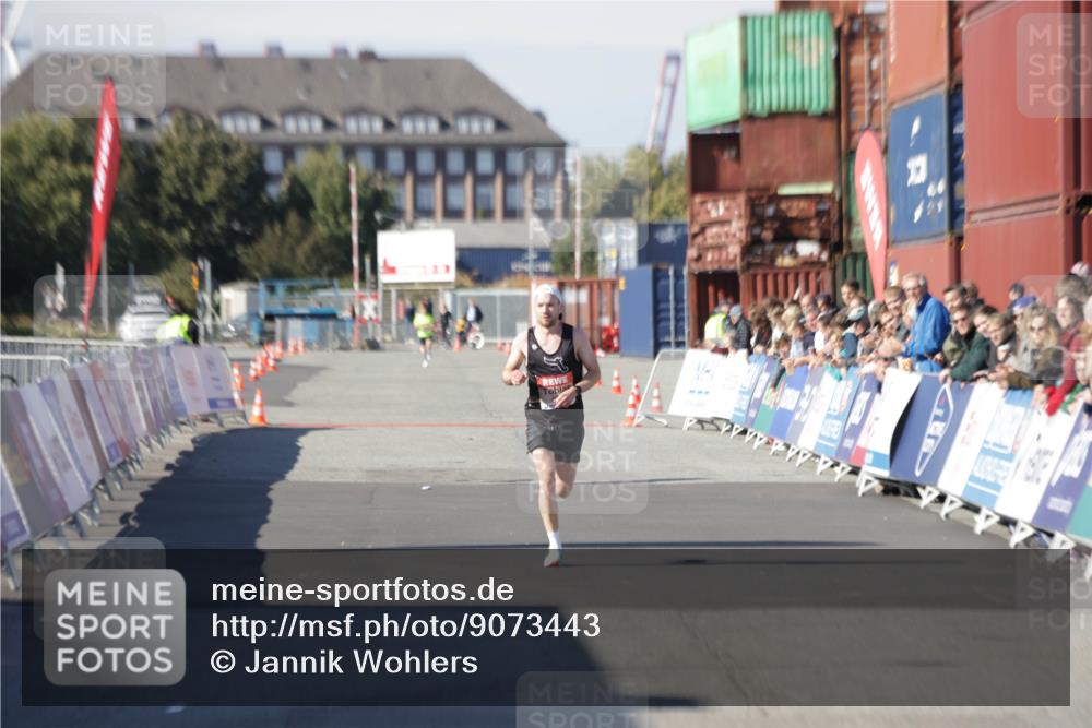 03.10.2025 - Köhlbrandbrückenlauf Jannik Wohlers http://msf.ph/oto/9073443 03.10.2025 12:44:51 Ziel 6610 meine-sportfotos.de