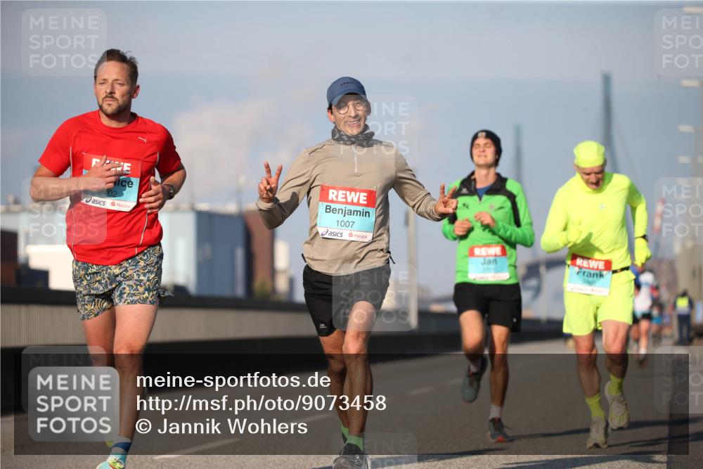 03.10.2025 - Köhlbrandbrückenlauf Jannik Wohlers http://msf.ph/oto/9073458 03.10.2025 09:39:34 Position 3 2402, 1007 meine-sportfotos.de