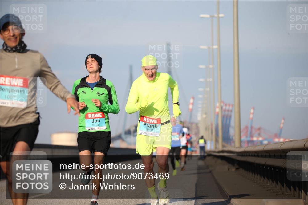 03.10.2025 - Köhlbrandbrückenlauf Jannik Wohlers http://msf.ph/oto/9073469 03.10.2025 09:39:35 Position 3 1007, 2701, 3460 meine-sportfotos.de