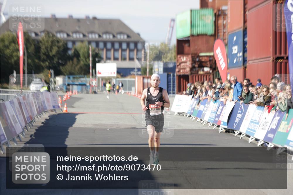 03.10.2025 - Köhlbrandbrückenlauf Jannik Wohlers http://msf.ph/oto/9073470 03.10.2025 12:44:52 Ziel 6610 meine-sportfotos.de