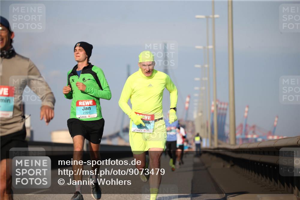 03.10.2025 - Köhlbrandbrückenlauf Jannik Wohlers http://msf.ph/oto/9073479 03.10.2025 09:39:35 Position 3 2701, 3460 meine-sportfotos.de