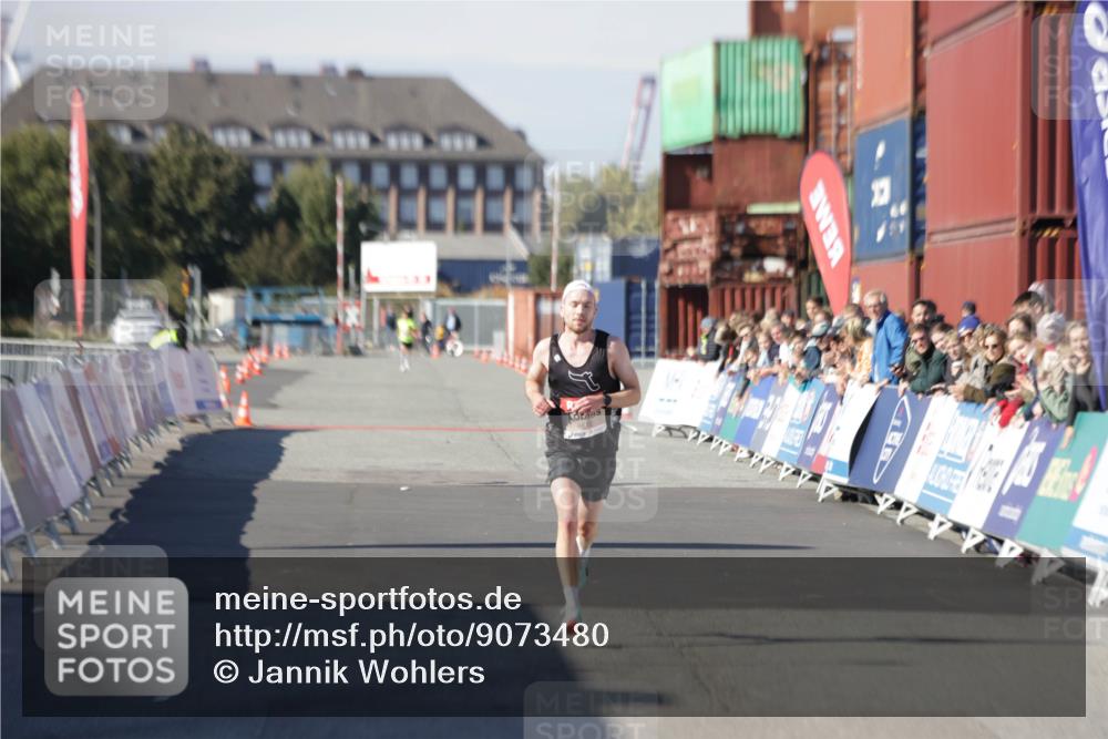 03.10.2025 - Köhlbrandbrückenlauf Jannik Wohlers http://msf.ph/oto/9073480 03.10.2025 12:44:52 Ziel 6610 meine-sportfotos.de