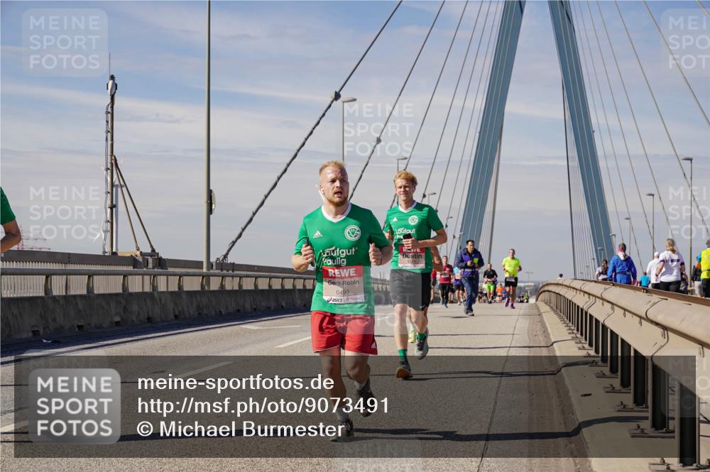 03.10.2025 - Köhlbrandbrückenlauf Michael Burmester http://msf.ph/oto/9073491 03.10.2025 12:38:54 Position 2 6493 meine-sportfotos.de