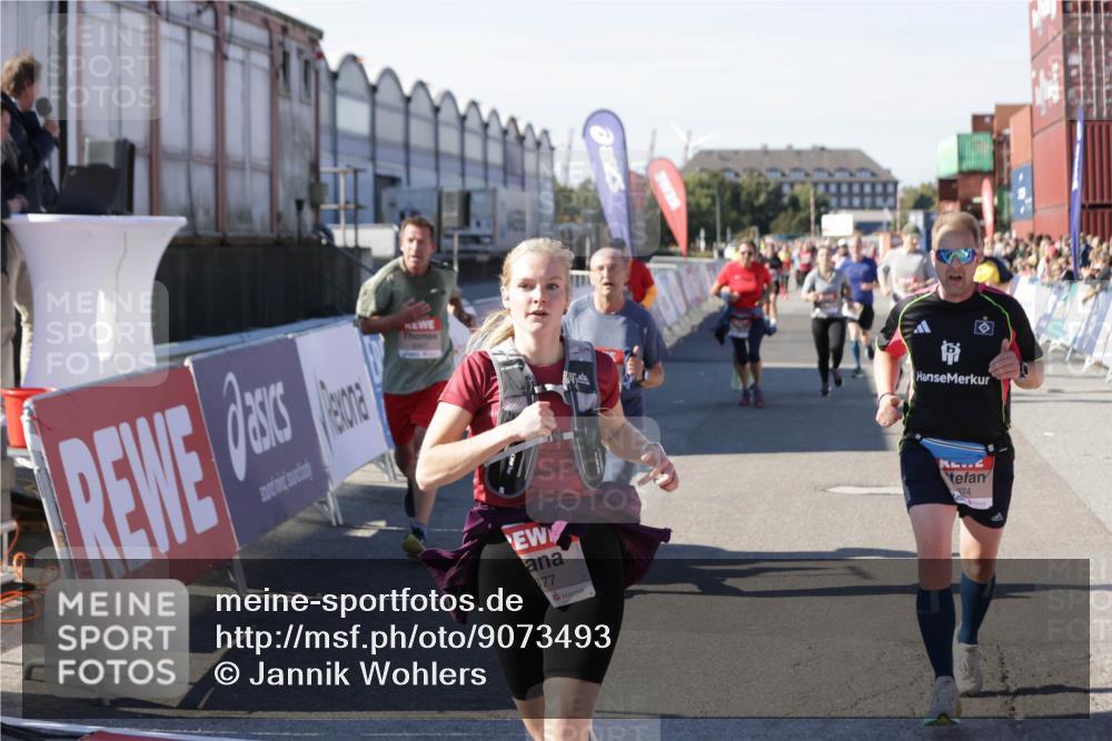 03.10.2025 - Köhlbrandbrückenlauf Jannik Wohlers http://msf.ph/oto/9073493 03.10.2025 13:15:55 Ziel 4374, 4495, 4548, 4677, 4805, 4833, 4885, 5022, 5023, 5217, 5800, 5801, 5867, 5868, 5879, 6270, 6271, 6301, 6445, 6507, 6536 meine-sportfotos.de