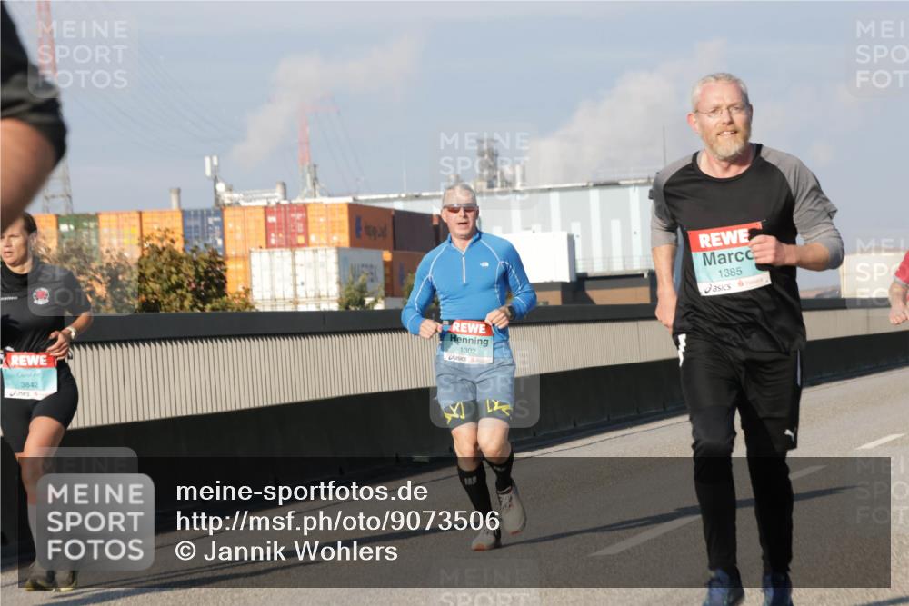 03.10.2025 - Köhlbrandbrückenlauf Jannik Wohlers http://msf.ph/oto/9073506 03.10.2025 09:50:34 Position 3 3842, 1302, 1385 meine-sportfotos.de