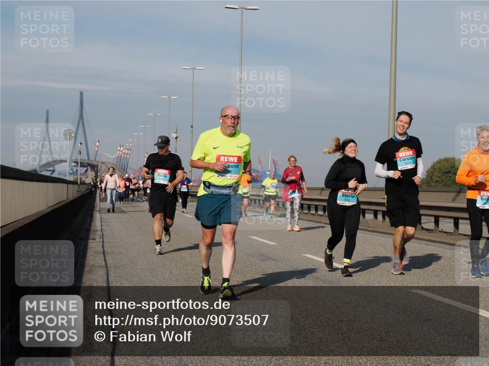 03.10.2025 - Köhlbrandbrückenlauf Fabian Wolf http://msf.ph/oto/9073507 03.10.2025 10:13:56 Position 3 3552, 3553 meine-sportfotos.de