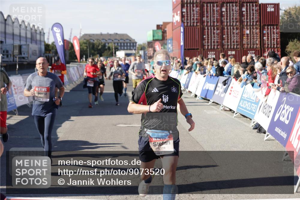 03.10.2025 - Köhlbrandbrückenlauf Jannik Wohlers http://msf.ph/oto/9073520 03.10.2025 13:15:56 Ziel 4374, 4495, 4548, 4677, 4805, 4833, 5022, 5023, 5217, 5800, 5801, 5867, 5868, 5879, 6270, 6271, 6301, 6445, 6507, 6536 meine-sportfotos.de