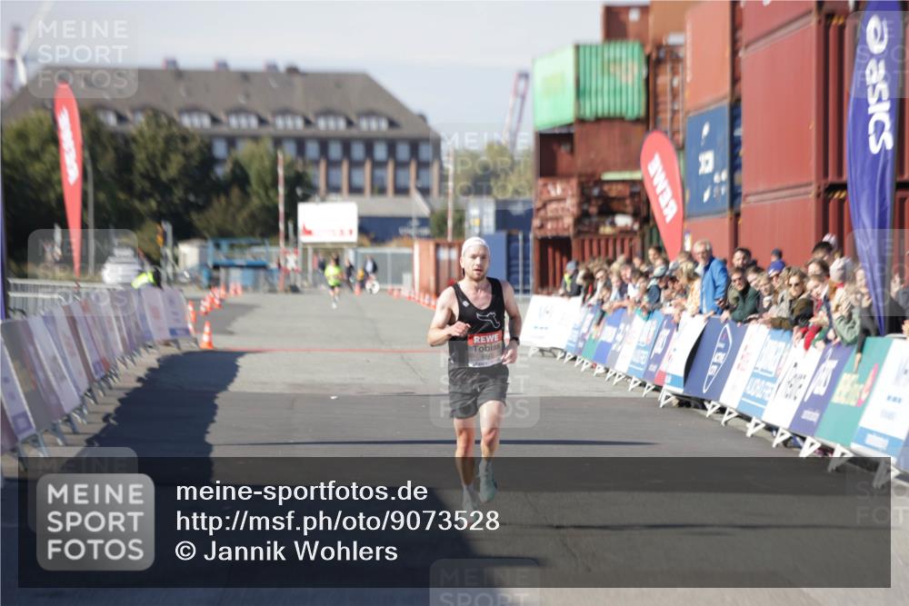 03.10.2025 - Köhlbrandbrückenlauf Jannik Wohlers http://msf.ph/oto/9073528 03.10.2025 12:44:53 Ziel 6610 meine-sportfotos.de