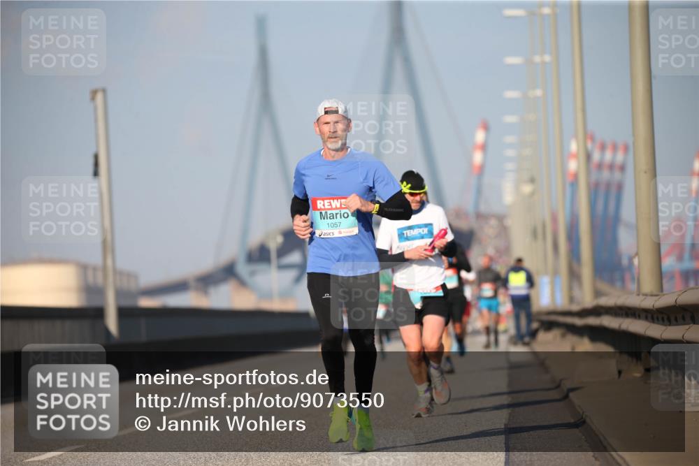 03.10.2025 - Köhlbrandbrückenlauf Jannik Wohlers http://msf.ph/oto/9073550 03.10.2025 09:39:39 Position 3 1057 meine-sportfotos.de