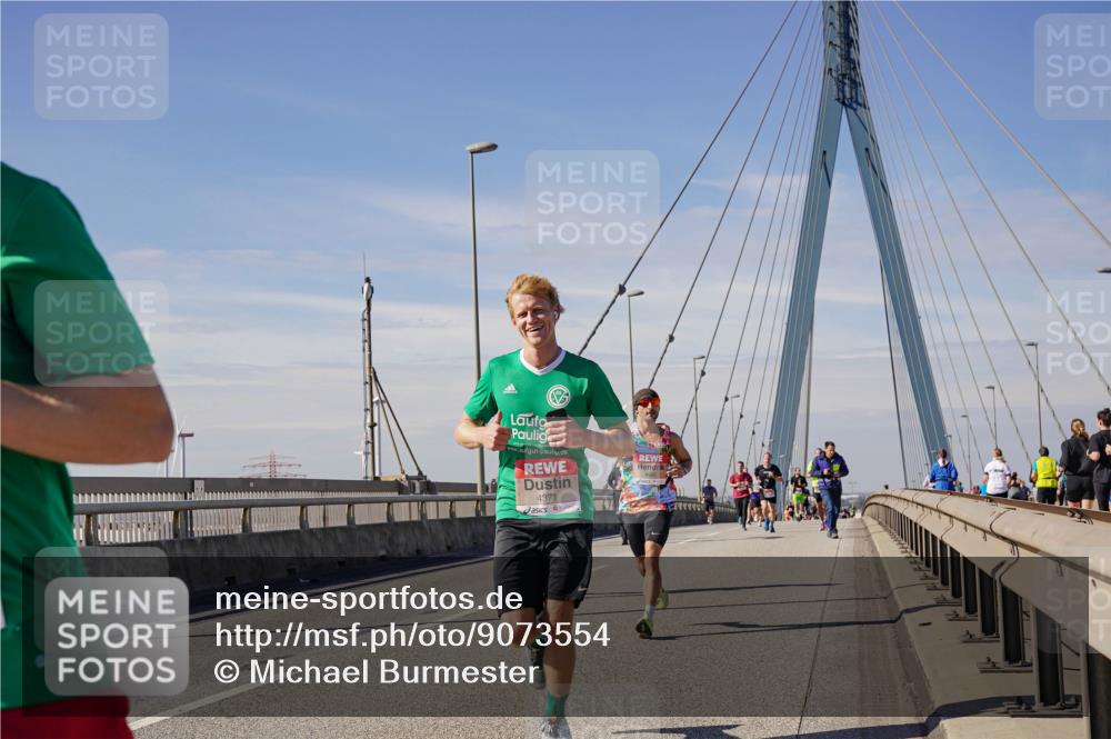 03.10.2025 - Köhlbrandbrückenlauf Michael Burmester http://msf.ph/oto/9073554 03.10.2025 12:38:56 Position 2 4371 meine-sportfotos.de