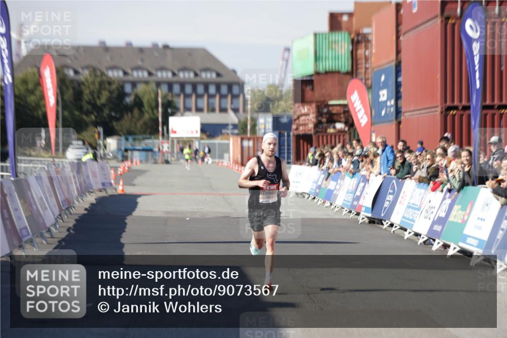 03.10.2025 - Köhlbrandbrückenlauf Jannik Wohlers http://msf.ph/oto/9073567 03.10.2025 12:44:53 Ziel 6610 meine-sportfotos.de