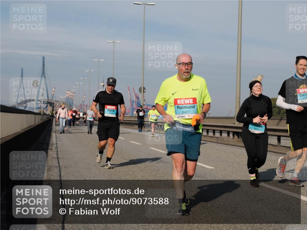 03.10.2025 - Köhlbrandbrückenlauf Fabian Wolf http://msf.ph/oto/9073588 03.10.2025 10:13:57 Position 3 3355, 2427, 3552, 3551 meine-sportfotos.de