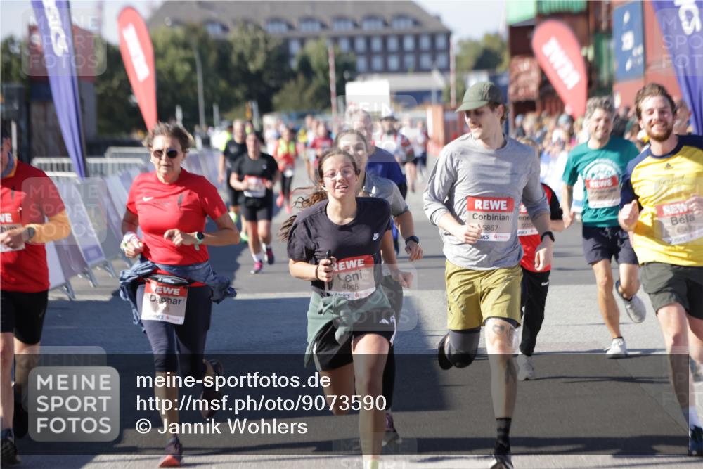 03.10.2025 - Köhlbrandbrückenlauf Jannik Wohlers http://msf.ph/oto/9073590 03.10.2025 13:15:57 Ziel 4374, 4495, 4548, 4677, 4805, 4833, 5022, 5023, 5217, 5801, 5867, 5868, 5879, 6270, 6271, 6301, 6445, 6507, 6536 meine-sportfotos.de