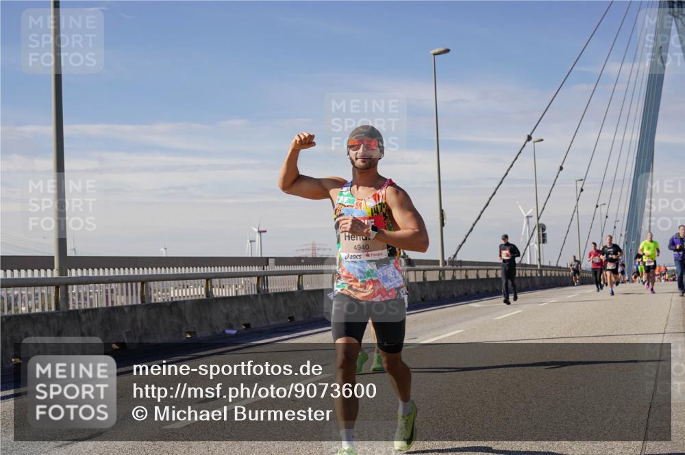 03.10.2025 - Köhlbrandbrückenlauf Michael Burmester http://msf.ph/oto/9073600 03.10.2025 12:38:58 Position 2 4940 meine-sportfotos.de