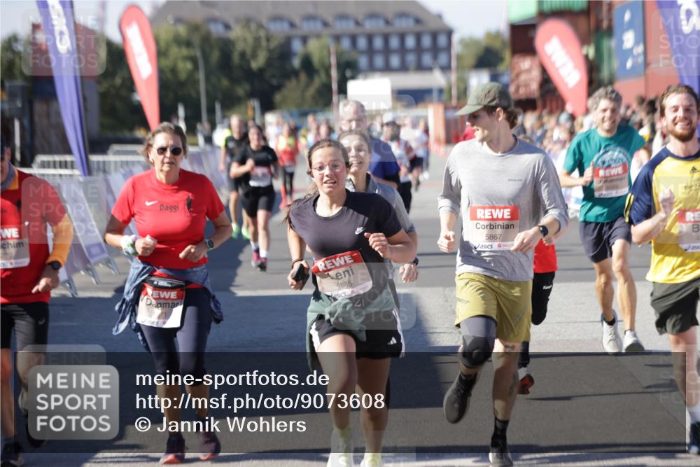 03.10.2025 - Köhlbrandbrückenlauf Jannik Wohlers http://msf.ph/oto/9073608 03.10.2025 13:15:58 Ziel 4374, 4423, 4495, 4548, 4677, 4805, 4833, 5022, 5023, 5217, 5867, 5868, 5879, 6270, 6271, 6301, 6445, 6507, 6536 meine-sportfotos.de