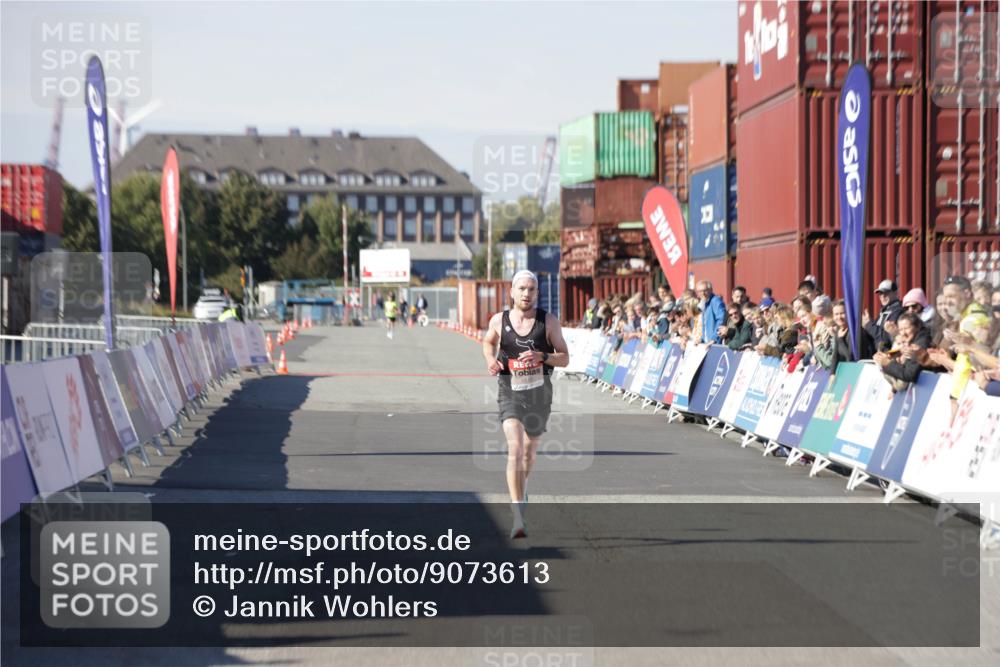 03.10.2025 - Köhlbrandbrückenlauf Jannik Wohlers http://msf.ph/oto/9073613 03.10.2025 12:44:53 Ziel 6610 meine-sportfotos.de