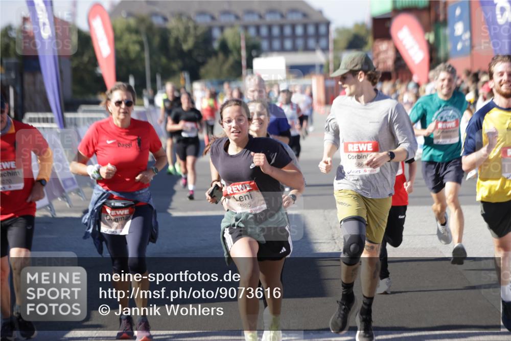 03.10.2025 - Köhlbrandbrückenlauf Jannik Wohlers http://msf.ph/oto/9073616 03.10.2025 13:15:58 Ziel 4374, 4423, 4495, 4548, 4677, 4805, 4833, 5022, 5023, 5217, 5867, 5868, 5879, 6270, 6271, 6301, 6445, 6507, 6536 meine-sportfotos.de