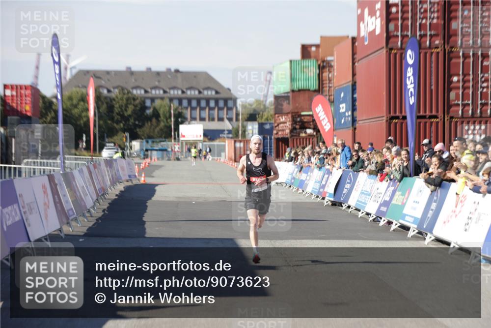 03.10.2025 - Köhlbrandbrückenlauf Jannik Wohlers http://msf.ph/oto/9073623 03.10.2025 12:44:53 Ziel 6610 meine-sportfotos.de