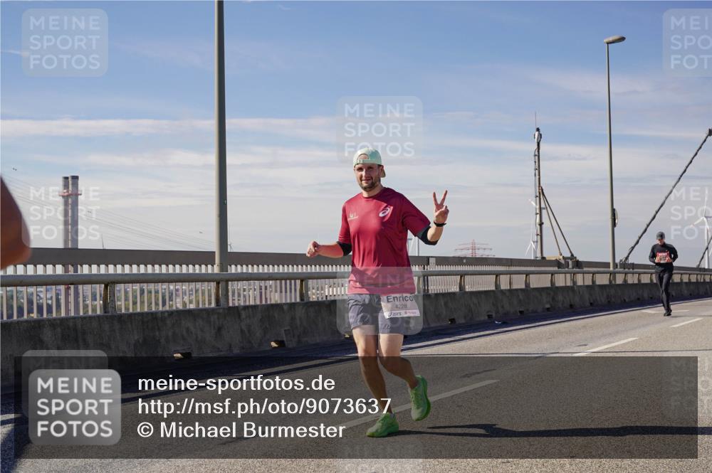 03.10.2025 - Köhlbrandbrückenlauf Michael Burmester http://msf.ph/oto/9073637 03.10.2025 12:38:58 Position 2 4228 meine-sportfotos.de
