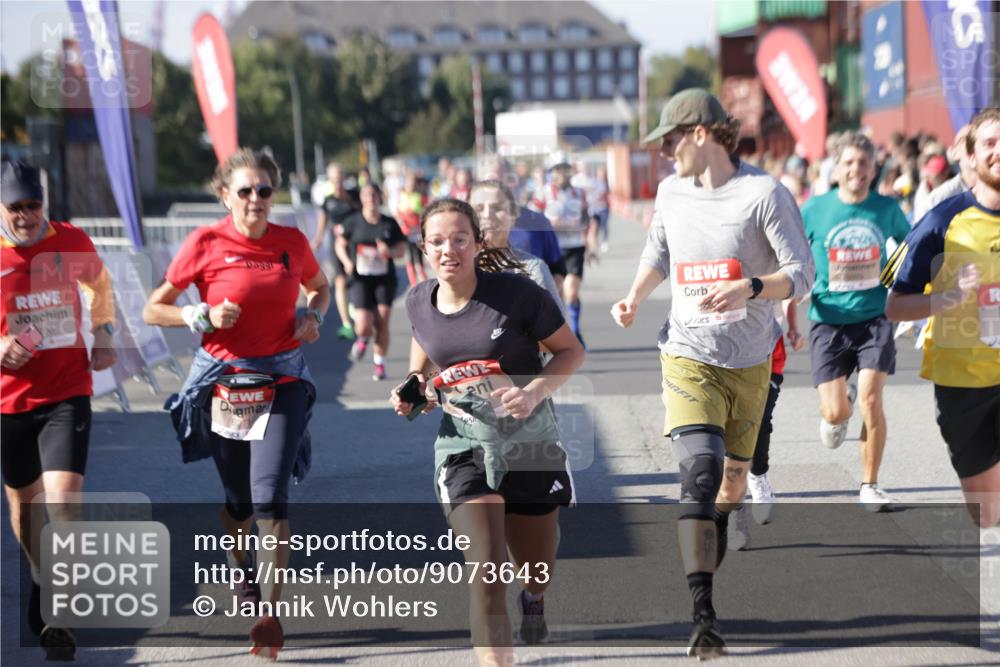 03.10.2025 - Köhlbrandbrückenlauf Jannik Wohlers http://msf.ph/oto/9073643 03.10.2025 13:15:58 Ziel 4374, 4423, 4495, 4548, 4677, 4805, 4833, 5022, 5023, 5217, 5867, 5868, 5879, 6270, 6271, 6301, 6445, 6507, 6536 meine-sportfotos.de