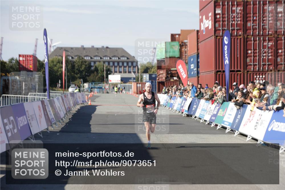 03.10.2025 - Köhlbrandbrückenlauf Jannik Wohlers http://msf.ph/oto/9073651 03.10.2025 12:44:53 Ziel 6610 meine-sportfotos.de