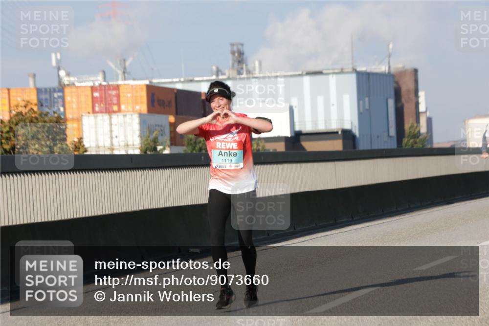 03.10.2025 - Köhlbrandbrückenlauf Jannik Wohlers http://msf.ph/oto/9073660 03.10.2025 09:50:41 Position 3 1119 meine-sportfotos.de