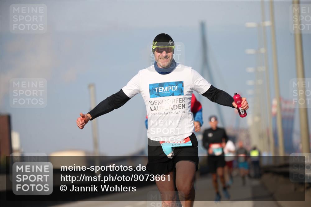 03.10.2025 - Köhlbrandbrückenlauf Jannik Wohlers http://msf.ph/oto/9073661 03.10.2025 09:39:44 Position 3  meine-sportfotos.de