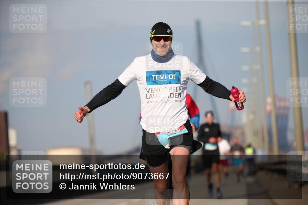 03.10.2025 - Köhlbrandbrückenlauf Jannik Wohlers http://msf.ph/oto/9073667 03.10.2025 09:39:44 Position 3  meine-sportfotos.de