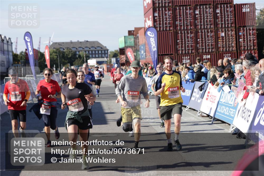 03.10.2025 - Köhlbrandbrückenlauf Jannik Wohlers http://msf.ph/oto/9073671 03.10.2025 13:15:58 Ziel 4374, 4423, 4495, 4548, 4677, 4805, 4833, 5022, 5023, 5217, 5867, 5868, 5879, 6270, 6271, 6301, 6445, 6507, 6536 meine-sportfotos.de