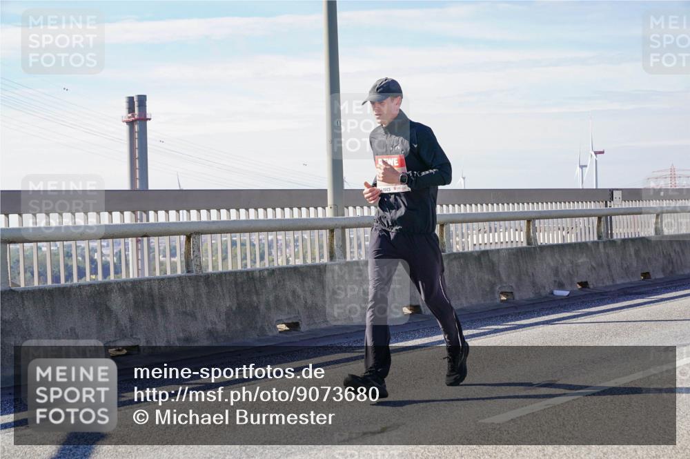 03.10.2025 - Köhlbrandbrückenlauf Michael Burmester http://msf.ph/oto/9073680 03.10.2025 12:39:03 Position 2  meine-sportfotos.de
