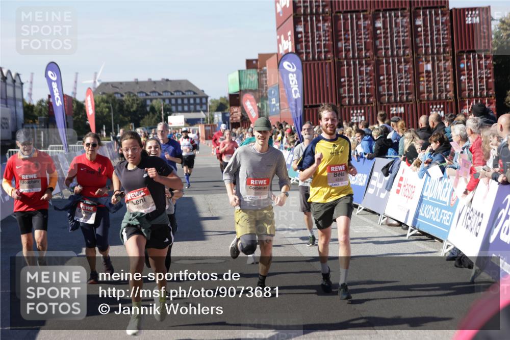 03.10.2025 - Köhlbrandbrückenlauf Jannik Wohlers http://msf.ph/oto/9073681 03.10.2025 13:15:58 Ziel 4374, 4423, 4495, 4548, 4677, 4805, 4833, 5022, 5023, 5217, 5867, 5868, 5879, 6270, 6271, 6301, 6445, 6507, 6536 meine-sportfotos.de