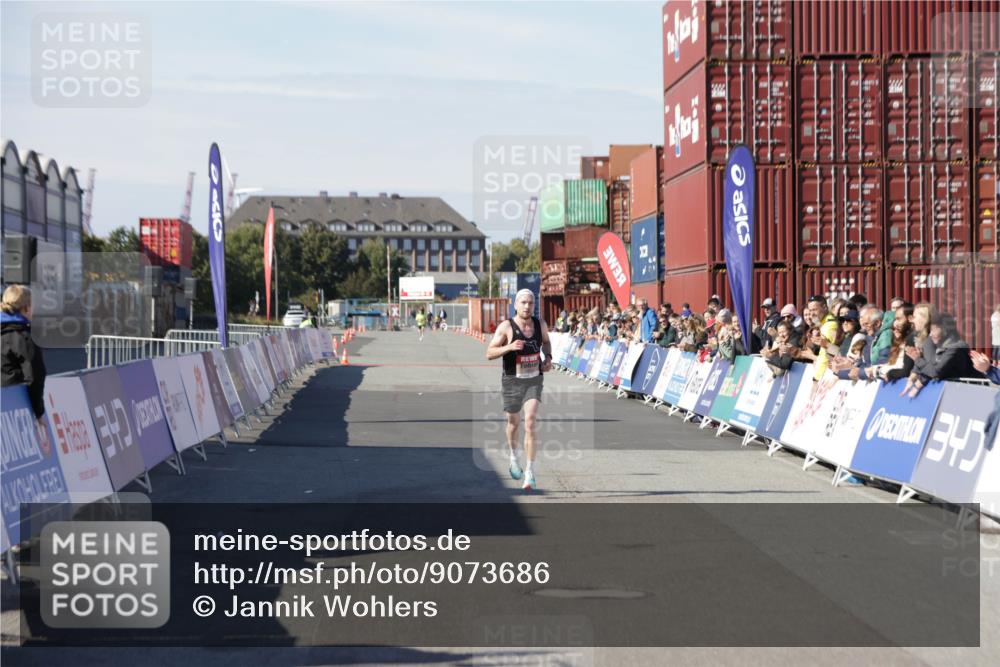 03.10.2025 - Köhlbrandbrückenlauf Jannik Wohlers http://msf.ph/oto/9073686 03.10.2025 12:44:53 Ziel 6610 meine-sportfotos.de