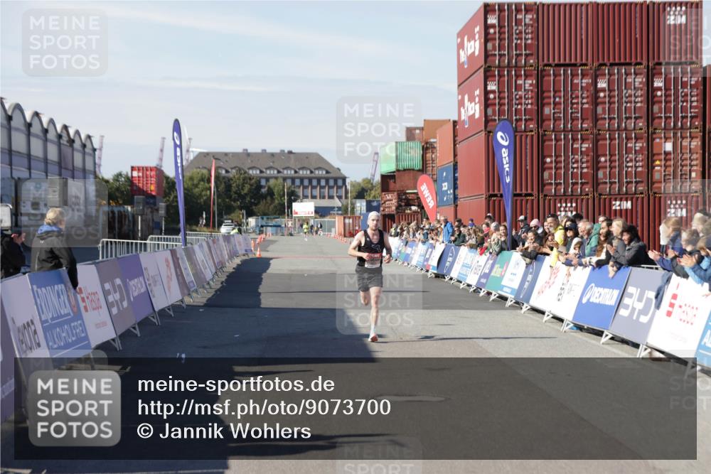 03.10.2025 - Köhlbrandbrückenlauf Jannik Wohlers http://msf.ph/oto/9073700 03.10.2025 12:44:53 Ziel 6610 meine-sportfotos.de